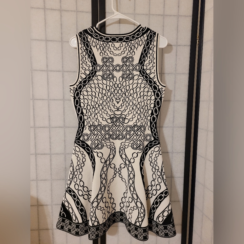 DVF Diane Von Furstenberg Fit and Flare Dress Black and IvorySize M - Picture 2 of 13